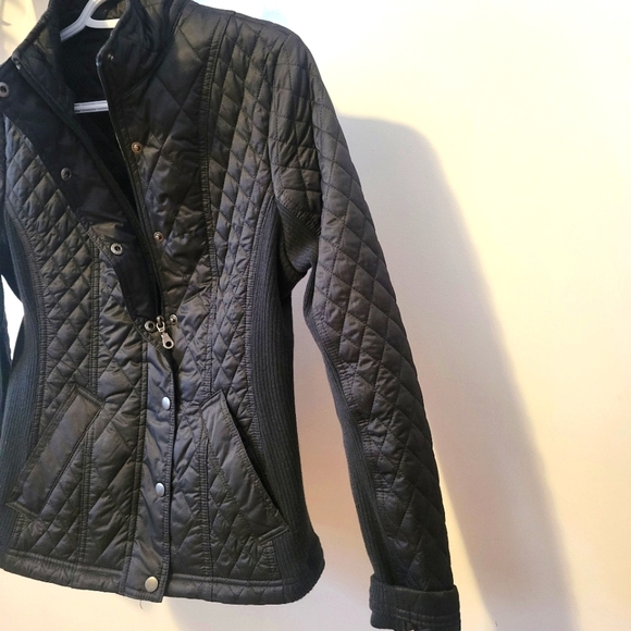 Quilted Jacket in Black - Picture 3 of 10